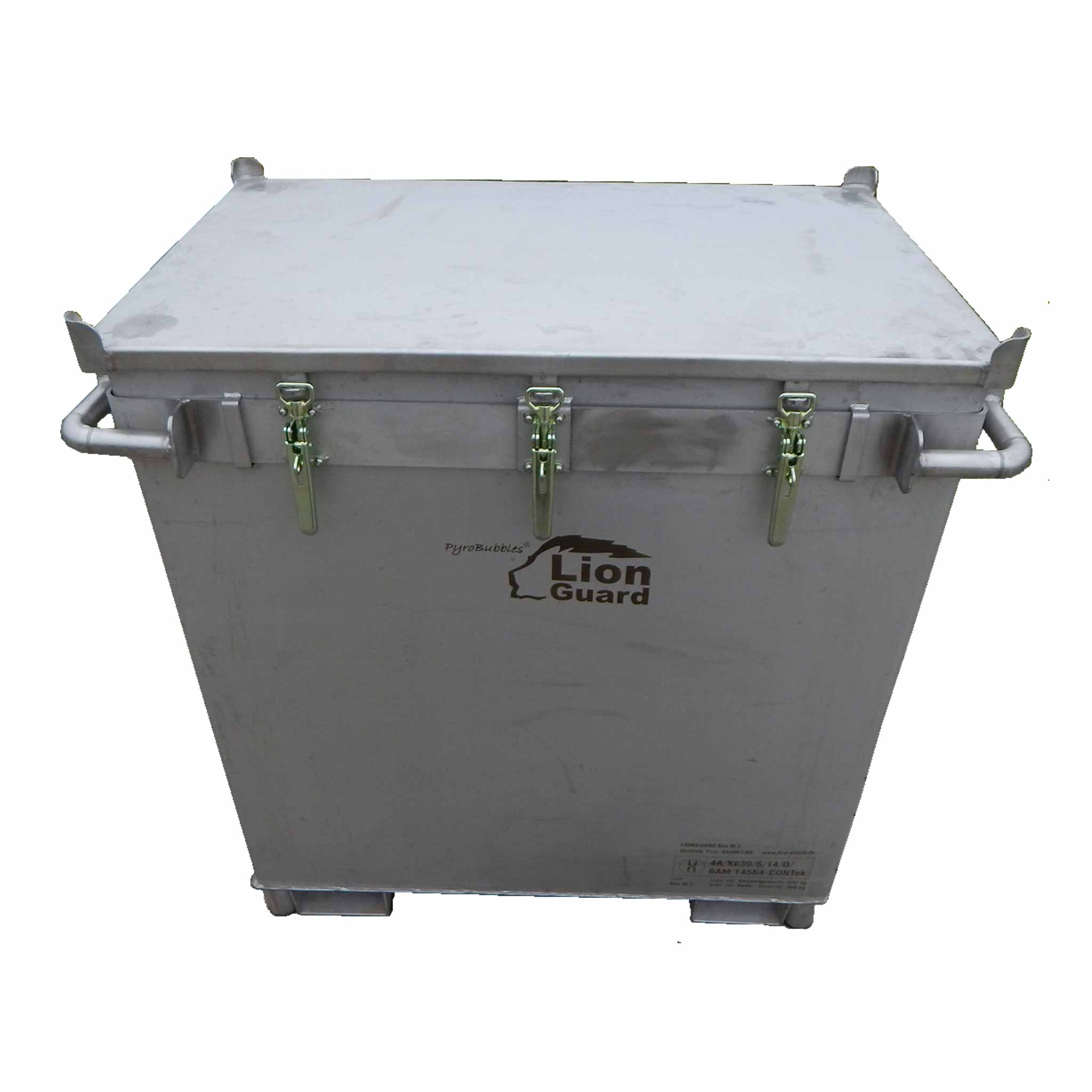 M-Box X2 Ansicht von vorn auf die graue Box aus Edelstahl mit Deckel. Zu sehen sind die Kufen an den beiden Ecken für Stapler am Boden und die drei Scharniere für den Deckel oben