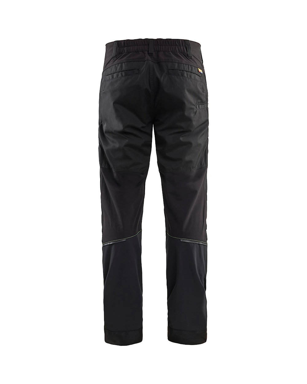 Schwarze Hose mit sichtbaren Nähten und Gesäßtaschen.