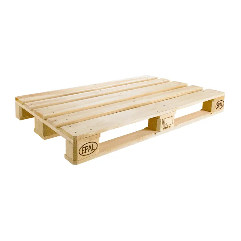 Eine neue Europalette mit hellem Holz von schräg vorne